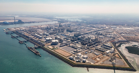 ein gro&szlig;er Containerschiff-Hafen in China