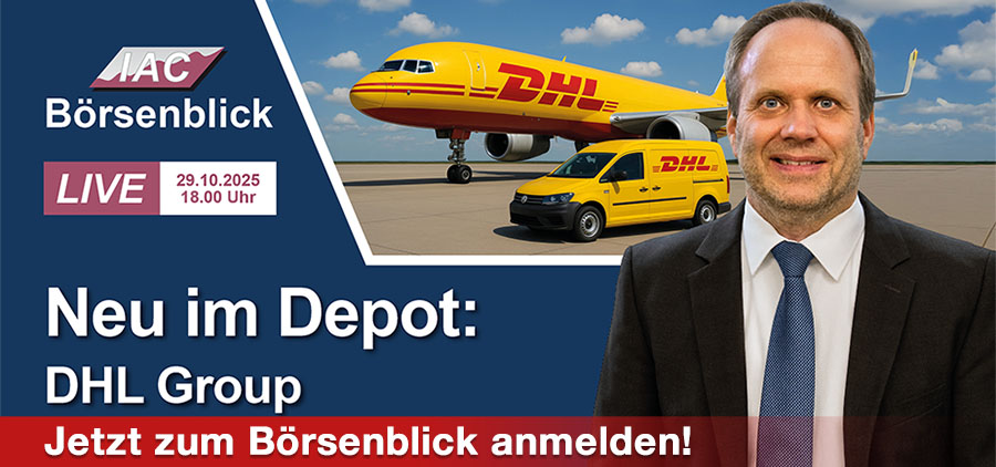 DHL Flugzeug und Transporter vor blauem Himmel
